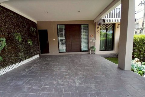 Таунхаус в Клонг Тоэй, Бангкок, Таиланд с 3 спальнями  № 148776 - фото 19