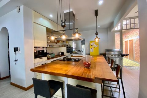 Дом в Чиангмае, Таиланд с 6 спальнями  № 160091 - фото 2