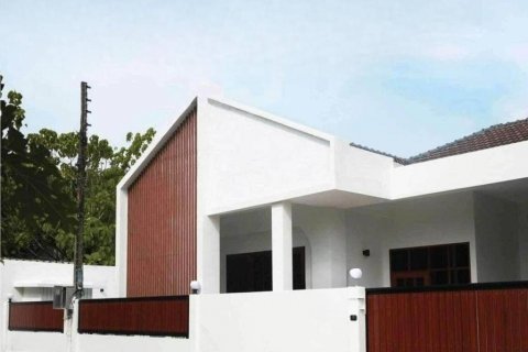 House in Chalong, Thailand 3 bedrooms № 114193 - photo 1