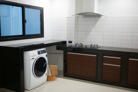 House in Chalong, Thailand 3 bedrooms № 114193 - photo 3