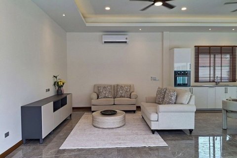 House in Pattaya, Thailand 3 bedrooms № 172259 - photo 3