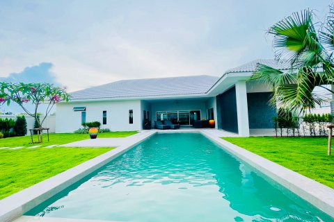 Villa in Hua Hin, Thailand 4 bedrooms № 169965