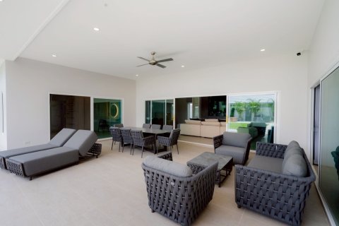 Villa in Hua Hin, Thailand 4 Schlafzimmer № 169965 - Foto 24