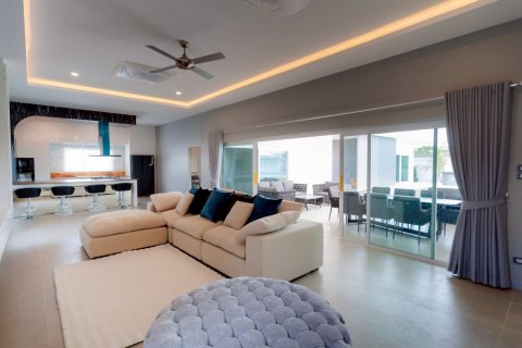 Villa in Hua Hin, Thailand 5 bedrooms № 169964 - photo 8