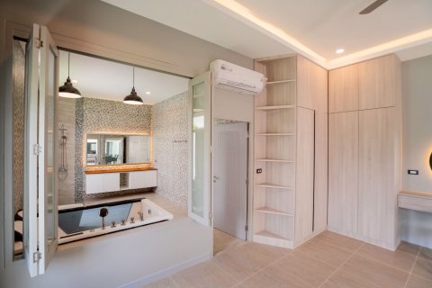 Villa in Hua Hin, Thailand 5 bedrooms № 169964 - photo 3