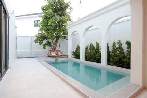 House in Bang Lamung, Thailand 4 bedrooms № 134266 - photo 4