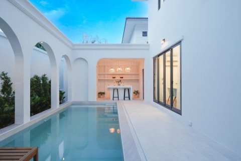 House in Bang Lamung, Thailand 4 bedrooms № 134266 - photo 1