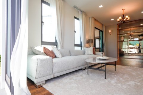 House in Bang Lamung, Thailand 4 bedrooms № 134266 - photo 9