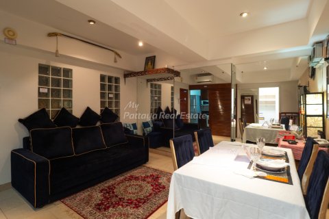 Condo in Bang Lamung, Thailand, 1 bedroom № 205169 - photo 2
