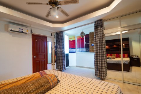 Condo in Bang Lamung, Thailand, 1 bedroom № 205169 - photo 9