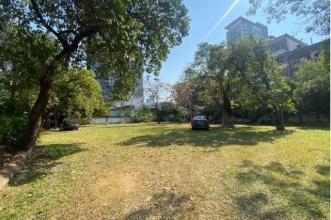 Земельный участок в Пхракханонге, Бангкок, Таиланд 3977.6м2  № 152895 - фото 1