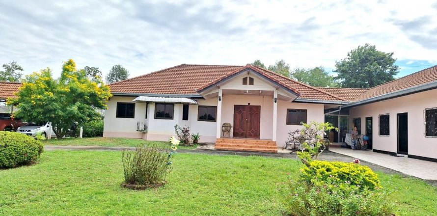 Дом в Удонтхани, Таиланд с 8 спальнями  № 152893