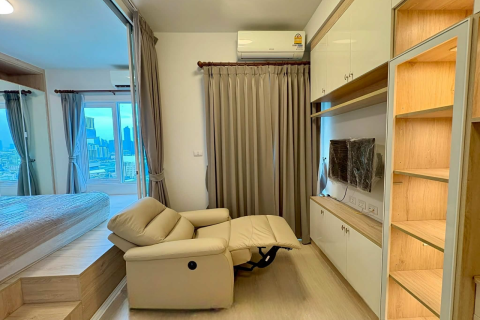 Студия в кондо в Хуай Кванге, Бангкок, Таиланд № 147099 - фото 4