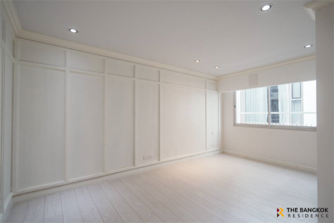 Townhouse in Bangkok, Thailand 4 bedrooms № 189507