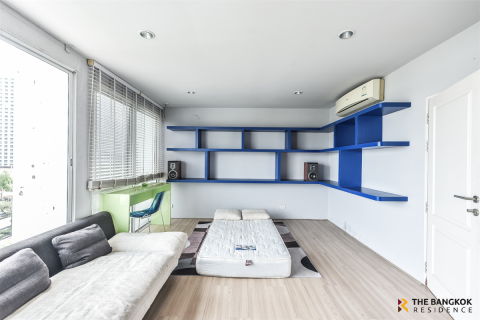 Townhouse in Bangkok, Thailand 4 bedrooms № 189505