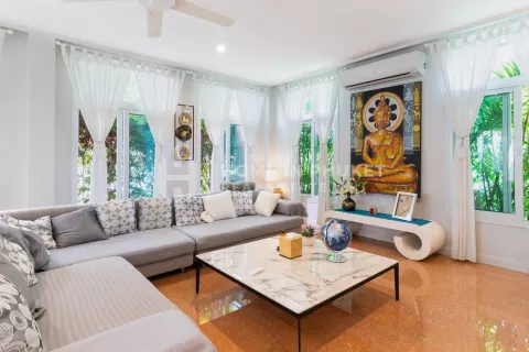 House in Kathu, Thailand 4 bedrooms № 133582 - photo 4