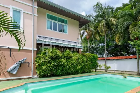 House in Kathu, Thailand 4 bedrooms № 133582 - photo 2