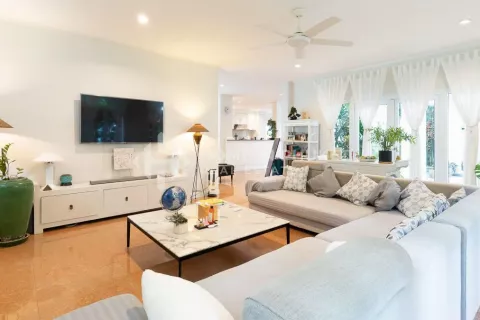 House in Kathu, Thailand 4 bedrooms № 133582 - photo 6