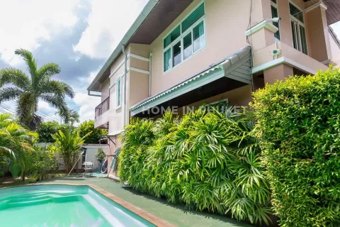 House in Kathu, Thailand 4 bedrooms № 133582 - photo 3