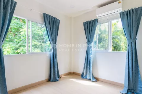 House in Kathu, Thailand 4 bedrooms № 133582 - photo 24