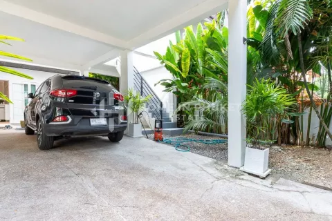 House in Kathu, Thailand 4 bedrooms № 133582 - photo 20