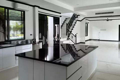 House in Phuket, Thailand 4 bedrooms № 133584 - photo 5