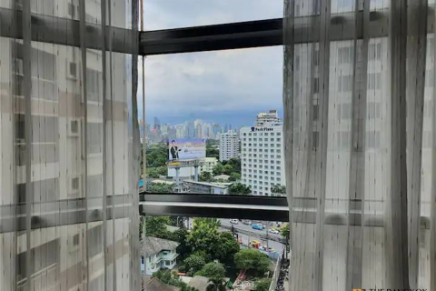 Condo in Bangkok, Thailand, 2 bedrooms  № 185824