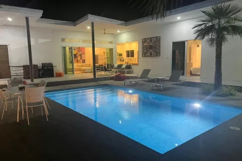 Villa in Phuket, Thailand 4 bedrooms № 137460 - photo 11