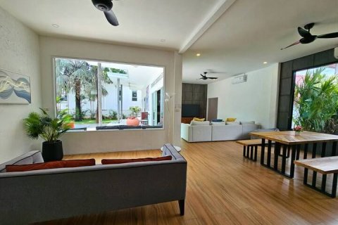 Villa in Phuket, Thailand 4 bedrooms № 137460 - photo 23