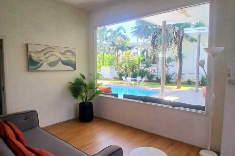 Villa in Phuket, Thailand 4 bedrooms № 137460 - photo 12