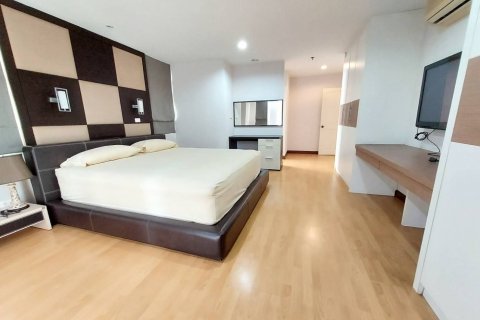 Condo à Khlong Toei, Bangkok, Thaïlande, 2 chambres № 137984 - photo 5