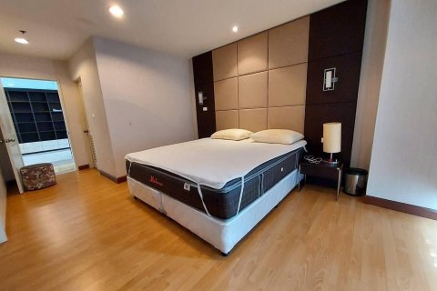 Condo à Khlong Toei, Bangkok, Thaïlande, 2 chambres № 137984 - photo 7