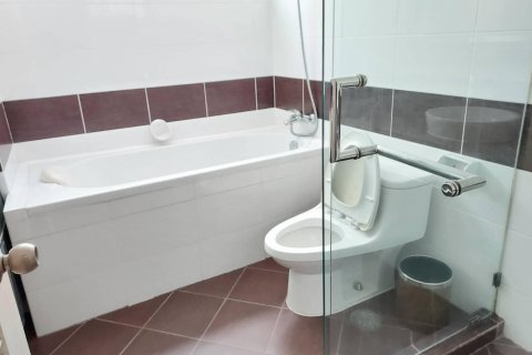 Condo à Khlong Toei, Bangkok, Thaïlande, 2 chambres № 137984 - photo 6