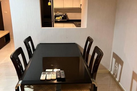 Condo à Khlong Toei, Bangkok, Thaïlande, 2 chambres № 137984 - photo 3