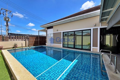 House in Pattaya, Thailand 3 bedrooms № 195841