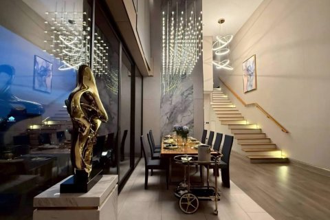 Penthouse à Huai Khwang, Bangkok, Thaïlande 4 chambres № 158201