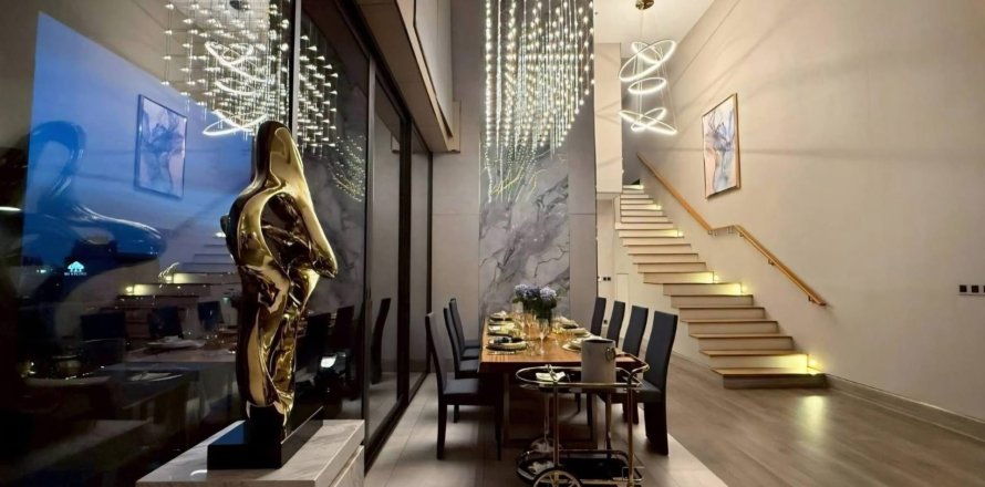 Penthouse à Huai Khwang, Bangkok, Thaïlande 4 chambres № 158201