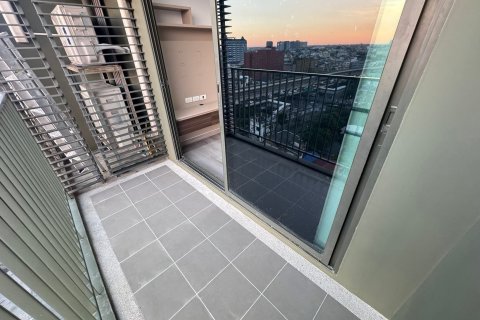 Condo in Bangkok, Thailand, 2 bedrooms  № 158207 - photo 13