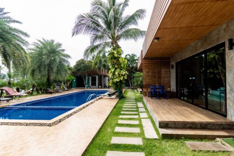 Hôtel à Pran Buri, Thaïlande 1000 m2 № 114108 - photo 1