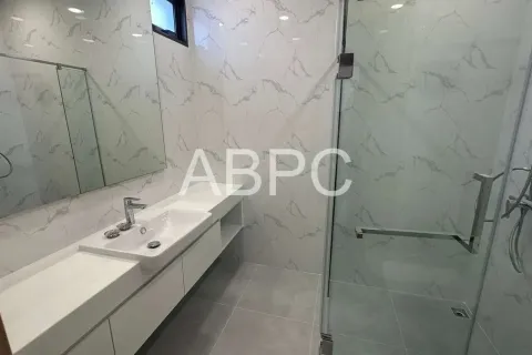 Casa de 4 dormitorios en Pattaya, Tailandia № 212108 - foto 7