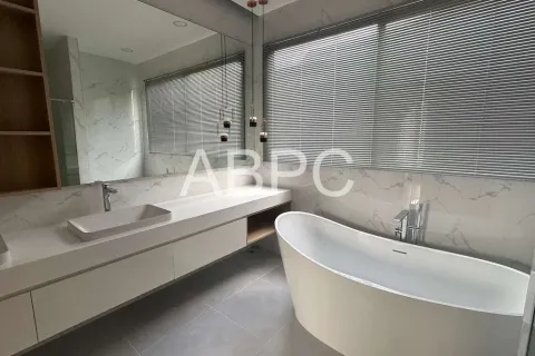 Casa de 4 dormitorios en Pattaya, Tailandia № 212108 - foto 6