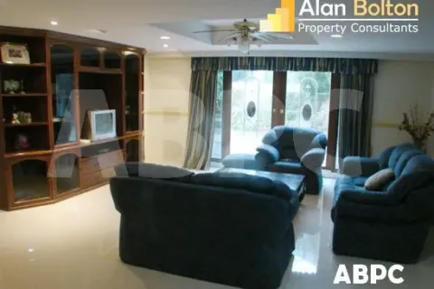 Casa de 5 dormitorios en Pattaya, Tailandia № 212113 - foto 4
