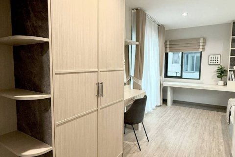 House in Bangkok, Thailand 4 bedrooms № 181099 - photo 8