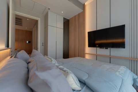 Condo in Bangkok, Thailand, 2 bedrooms  № 181096 - photo 19