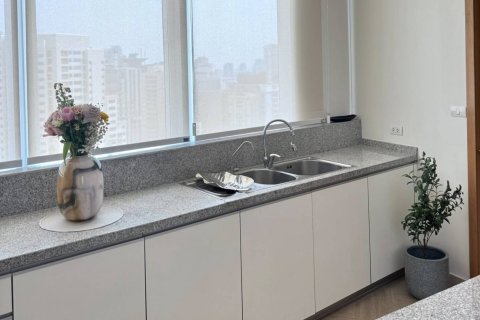Condo in Bangkok, Thailand, 3 bedrooms № 181094 - photo 8