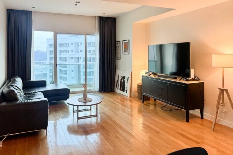 Condo in Bangkok, Thailand, 3 bedrooms № 181094 - photo 2