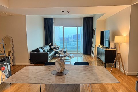 Condo in Bangkok, Thailand, 3 bedrooms  № 181094