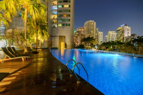 Condo in Bangkok, Thailand, 3 bedrooms № 181094 - photo 26