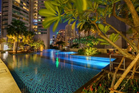 Condo in Bangkok, Thailand, 3 bedrooms № 181094 - photo 25