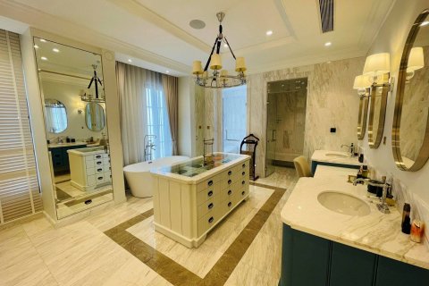 House in Bangkok, Thailand 4 bedrooms № 181100 - photo 16